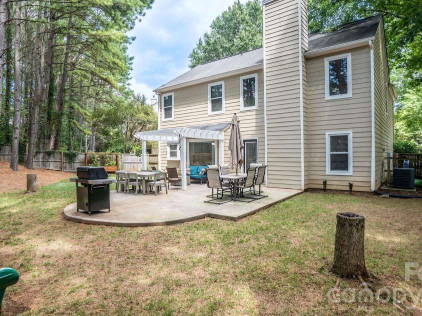 7602 Wynstone Ridge, Huntersville, NC 28078.  MLS# CAR4412167, YatesRealty ID 43094. 