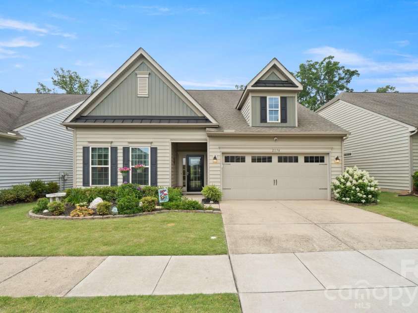 2174 Winhall Road, Fort Mill, SC 29715.  MLS# CAR4398354, YatesRealty ID 43095. 