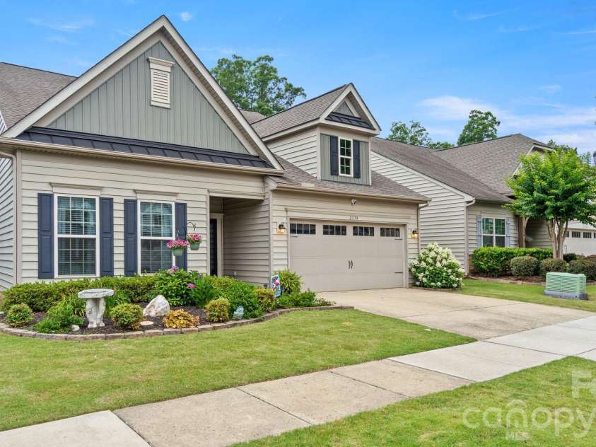 2174 Winhall Road, Fort Mill, SC 29715.  MLS# CAR4398354, YatesRealty ID 43095. 