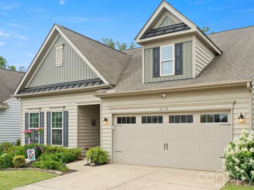2174 Winhall Road, Fort Mill, SC 29715.  MLS# CAR4398354, YatesRealty ID 43095. 