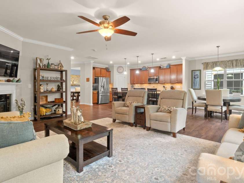 2174 Winhall Road, Fort Mill, SC 29715.  MLS# CAR4398354, YatesRealty ID 43095. 