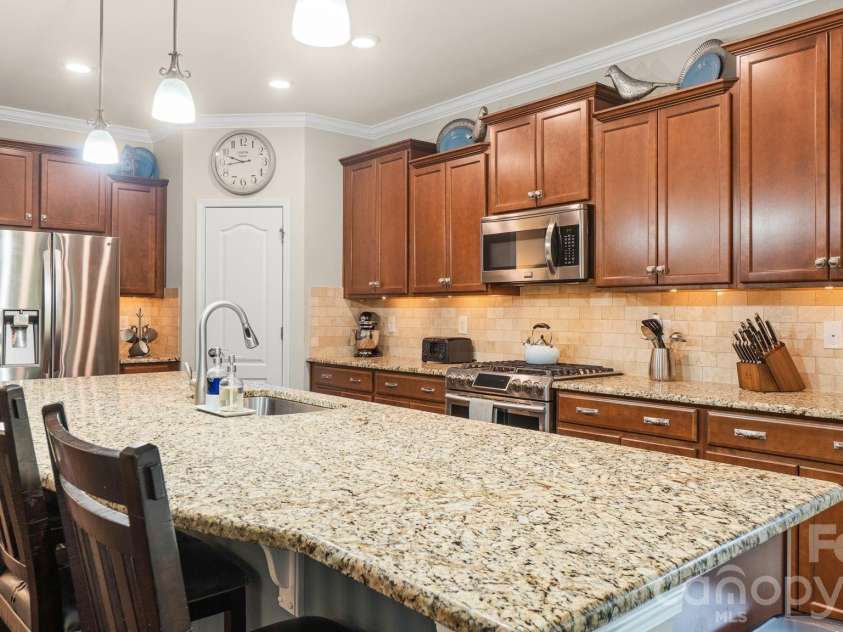 2174 Winhall Road, Fort Mill, SC 29715.  MLS# CAR4398354, YatesRealty ID 43095. 