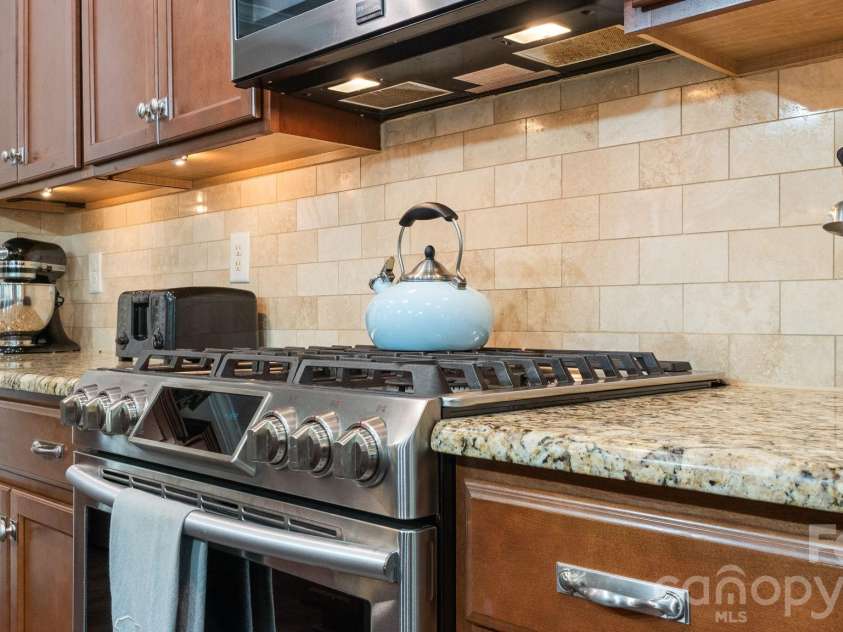 2174 Winhall Road, Fort Mill, SC 29715.  MLS# CAR4398354, YatesRealty ID 43095. 