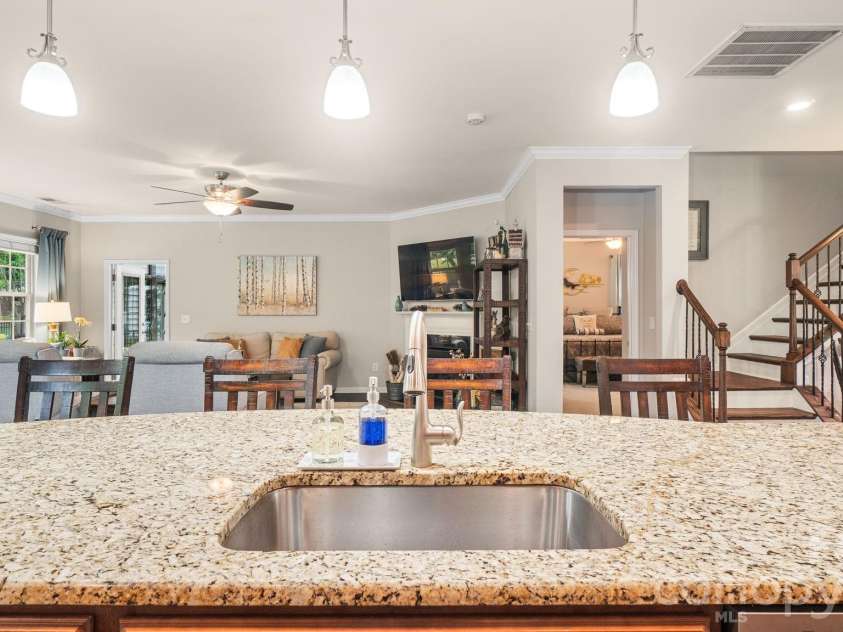 2174 Winhall Road, Fort Mill, SC 29715.  MLS# CAR4398354, YatesRealty ID 43095. 