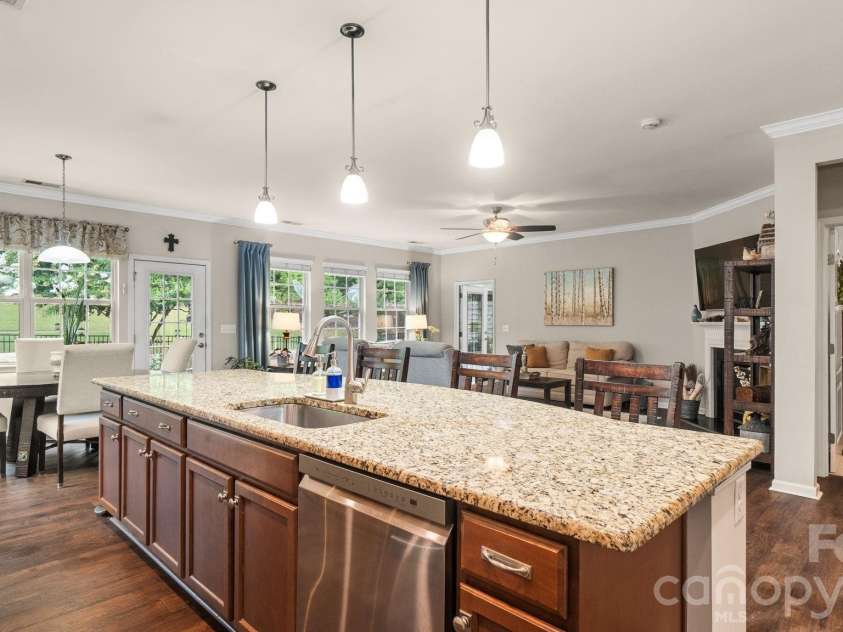 2174 Winhall Road, Fort Mill, SC 29715.  MLS# CAR4398354, YatesRealty ID 43095. 