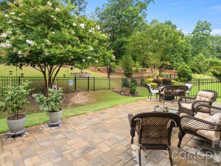 2174 Winhall Road, Fort Mill, SC 29715.  MLS# CAR4398354, YatesRealty ID 43095. 