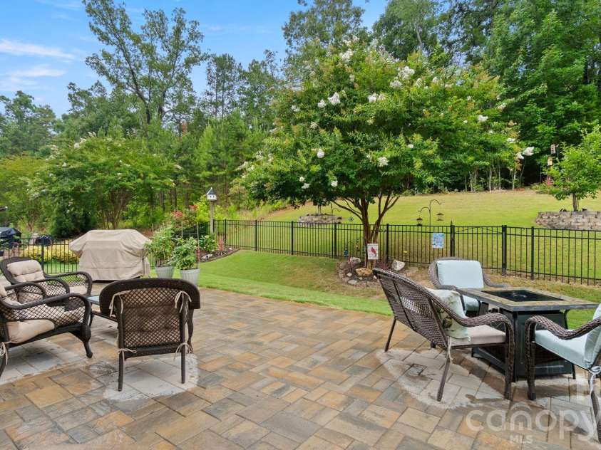 2174 Winhall Road, Fort Mill, SC 29715.  MLS# CAR4398354, YatesRealty ID 43095. 