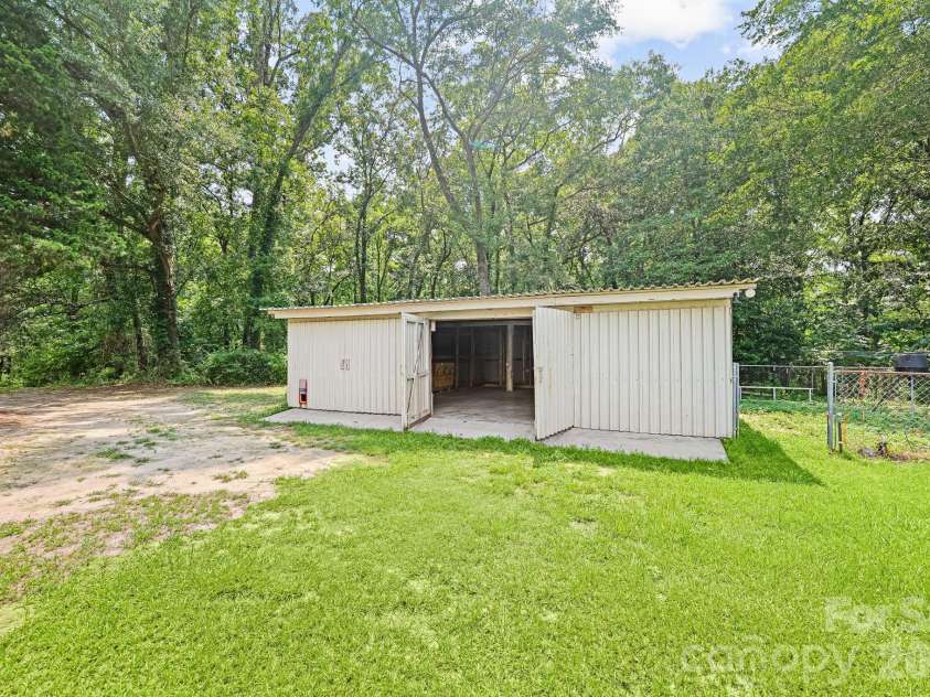 2116 Lide Springs Road, Darlington, SC 29540.  MLS# CAR4409883, YatesRealty ID 43098. 