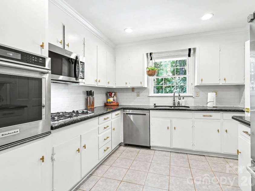 3716 Severn Avenue, Charlotte, NC 28210.  MLS# CAR4409600, YatesRealty ID 43099. 