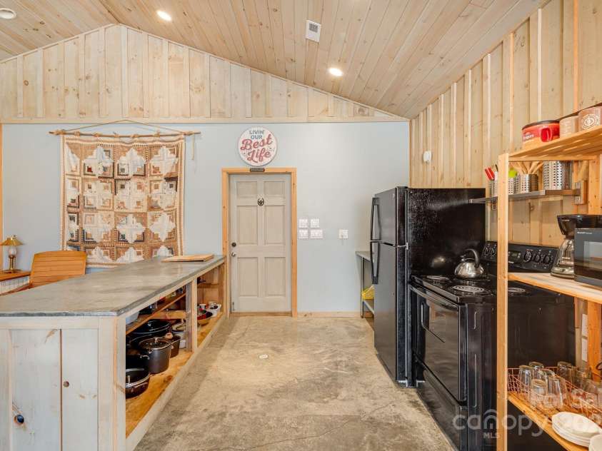 11381 State Hwy 80 N Highway, Burnsville, NC 28714.  MLS# CAR4249887, YatesRealty ID 431. 