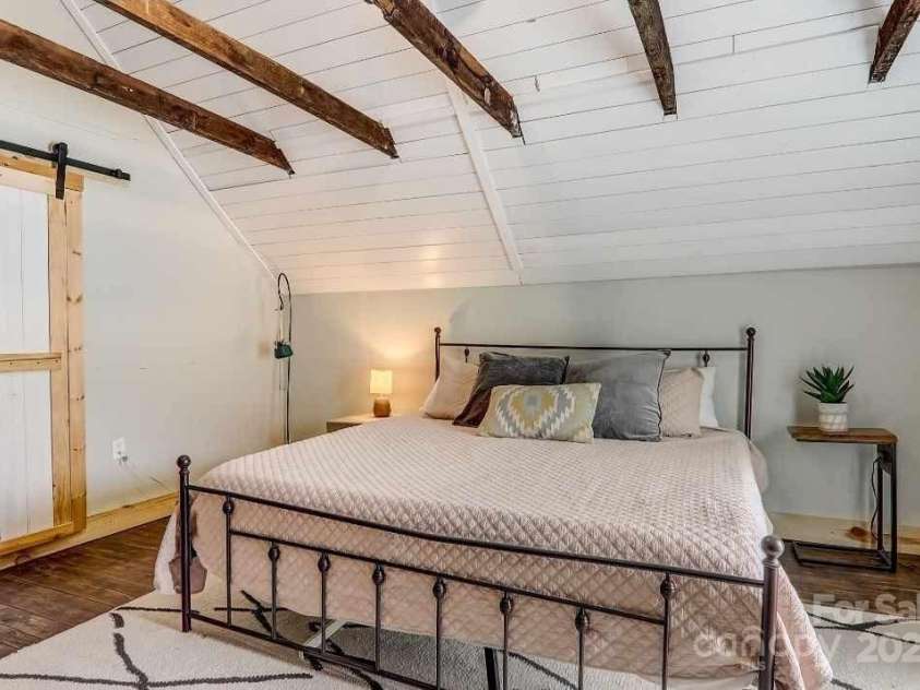 14 Old Mater Farm Road, Sylva, NC 28779.  MLS# CAR4319211, YatesRealty ID 431. 