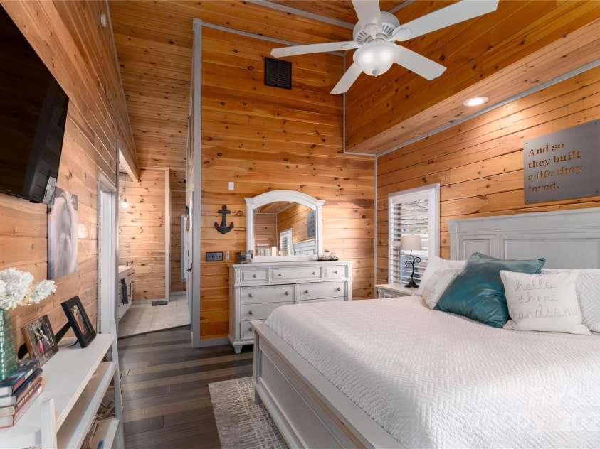 8172 Summit Ridge Drive, Catawba, NC 28609.  MLS# CAR4240630, YatesRealty ID 4310. 