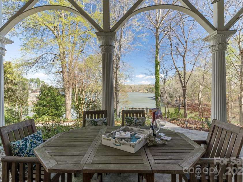 8172 Summit Ridge Drive, Catawba, NC 28609.  MLS# CAR4240630, YatesRealty ID 4310. Enjoy dining on lower level, after a nice boat ride.