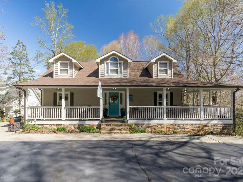 8172 Summit Ridge Drive, Catawba, NC 28609.  MLS# CAR4240630, YatesRealty ID 4310. Inviting Covered front porch with platy of parking for family or guests.