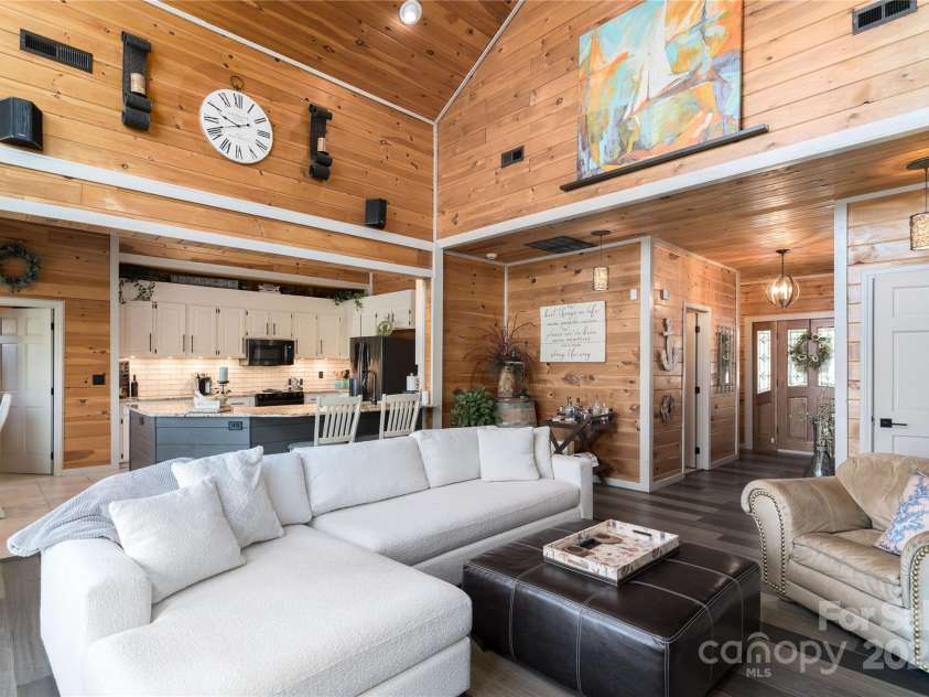8172 Summit Ridge Drive, Catawba, NC 28609.  MLS# CAR4240630, YatesRealty ID 4310. Kitchen is open to family room.