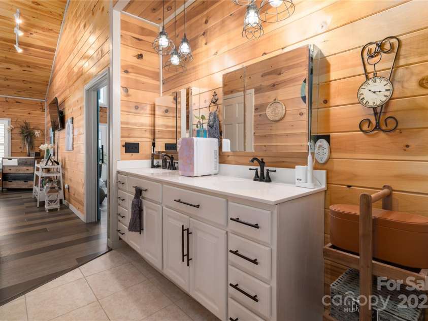 8172 Summit Ridge Drive, Catawba, NC 28609.  MLS# CAR4240630, YatesRealty ID 4310. Primary bath with a dual sink vanity.