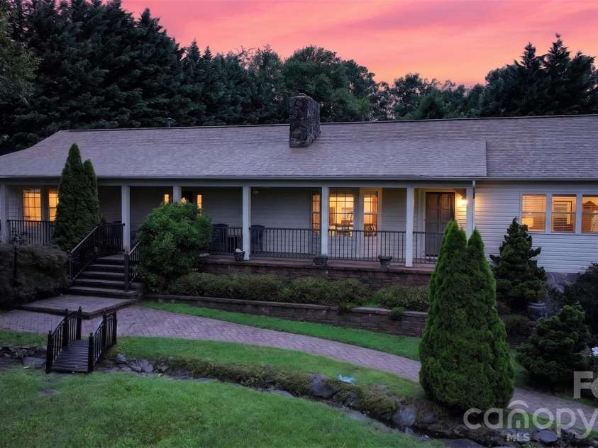 1117 Cedar Creek Drive, Morganton, NC 28655.  MLS# CAR4397791, YatesRealty ID 43100. 