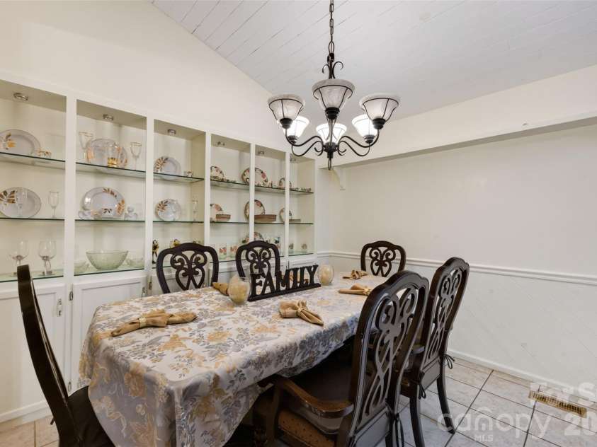 1117 Cedar Creek Drive, Morganton, NC 28655.  MLS# CAR4397791, YatesRealty ID 43100. 