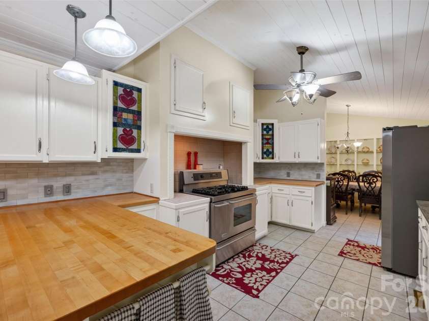 1117 Cedar Creek Drive, Morganton, NC 28655.  MLS# CAR4397791, YatesRealty ID 43100. 