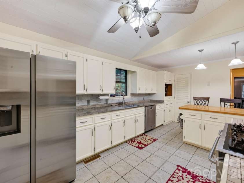 1117 Cedar Creek Drive, Morganton, NC 28655.  MLS# CAR4397791, YatesRealty ID 43100. 