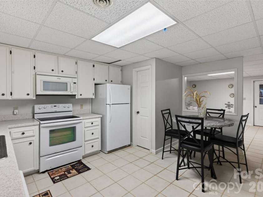1117 Cedar Creek Drive, Morganton, NC 28655.  MLS# CAR4397791, YatesRealty ID 43100. 
