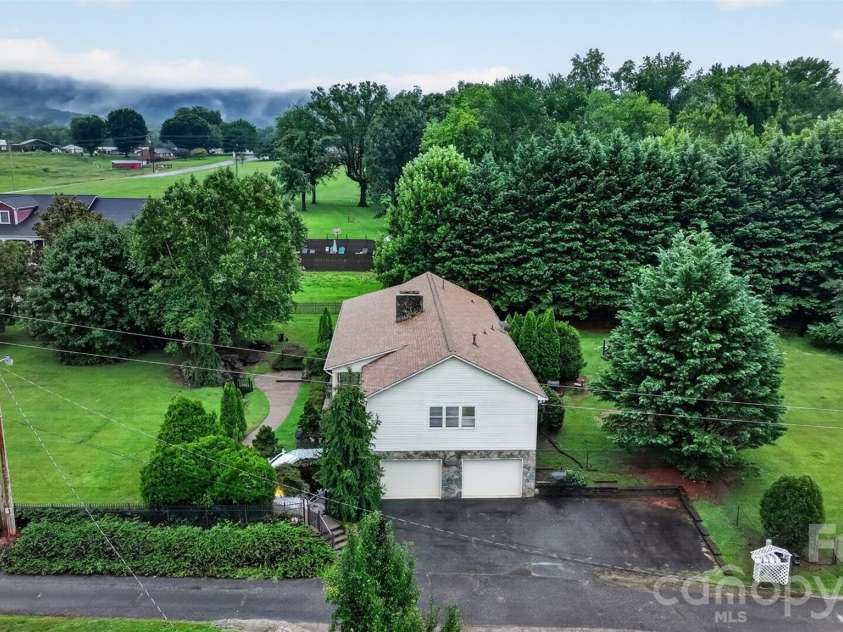 1117 Cedar Creek Drive, Morganton, NC 28655.  MLS# CAR4397791, YatesRealty ID 43100. 