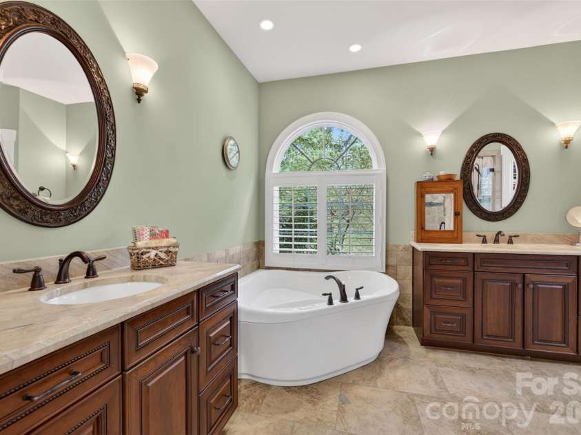 8611 Kerns Meadow Lane, Huntersville, NC 28078.  MLS# CAR4391732, YatesRealty ID 43101. 