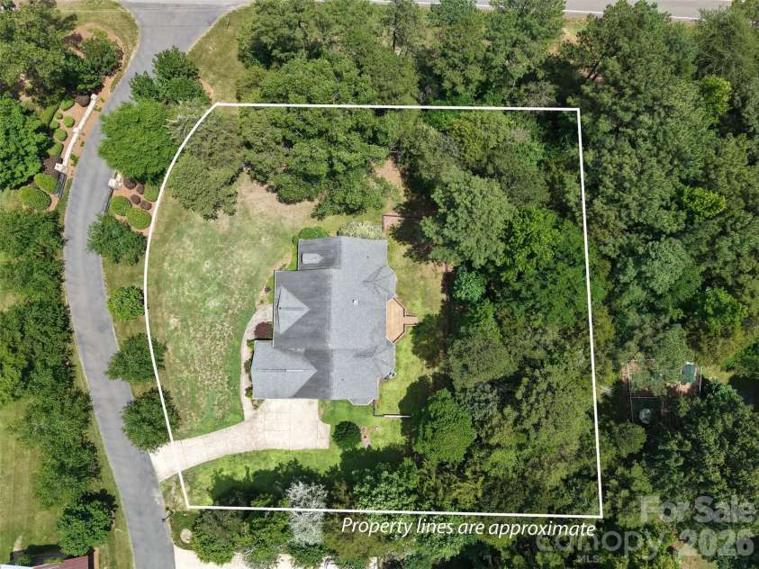 8611 Kerns Meadow Lane, Huntersville, NC 28078.  MLS# CAR4391732, YatesRealty ID 43101. 