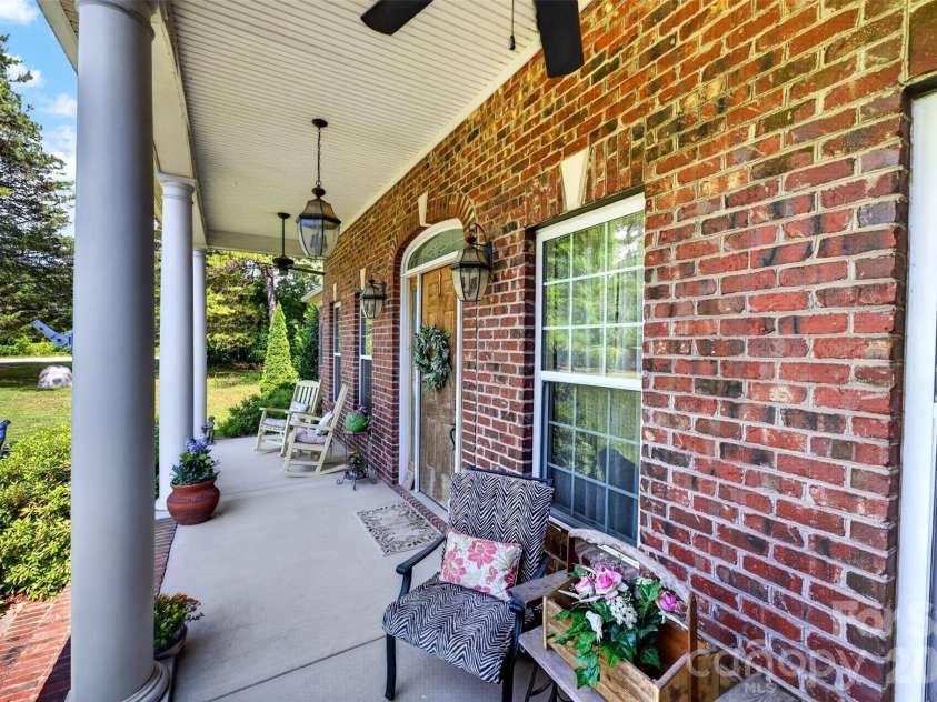8611 Kerns Meadow Lane, Huntersville, NC 28078.  MLS# CAR4415825, YatesRealty ID 43101. 