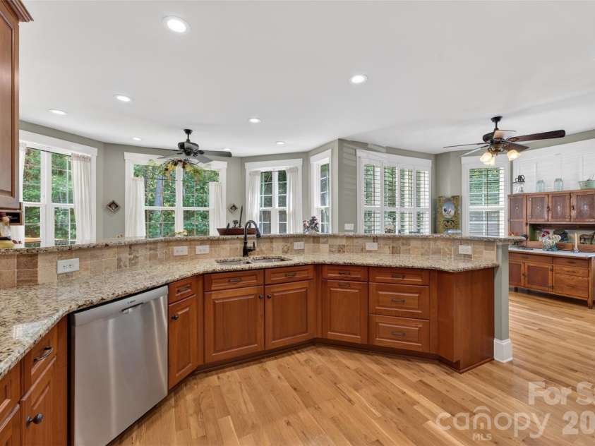 8611 Kerns Meadow Lane, Huntersville, NC 28078.  MLS# CAR4415825, YatesRealty ID 43101. 
