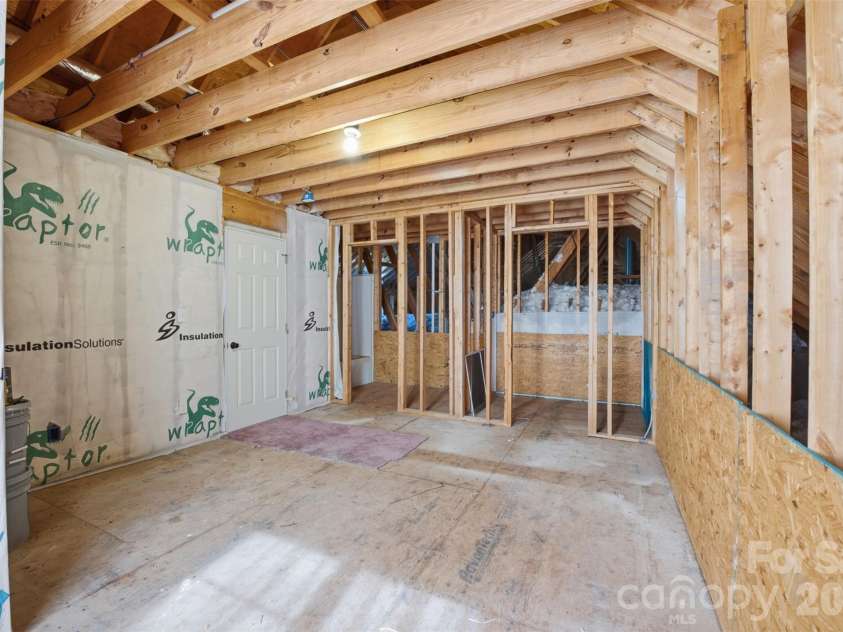 8611 Kerns Meadow Lane, Huntersville, NC 28078.  MLS# CAR4415825, YatesRealty ID 43101. 