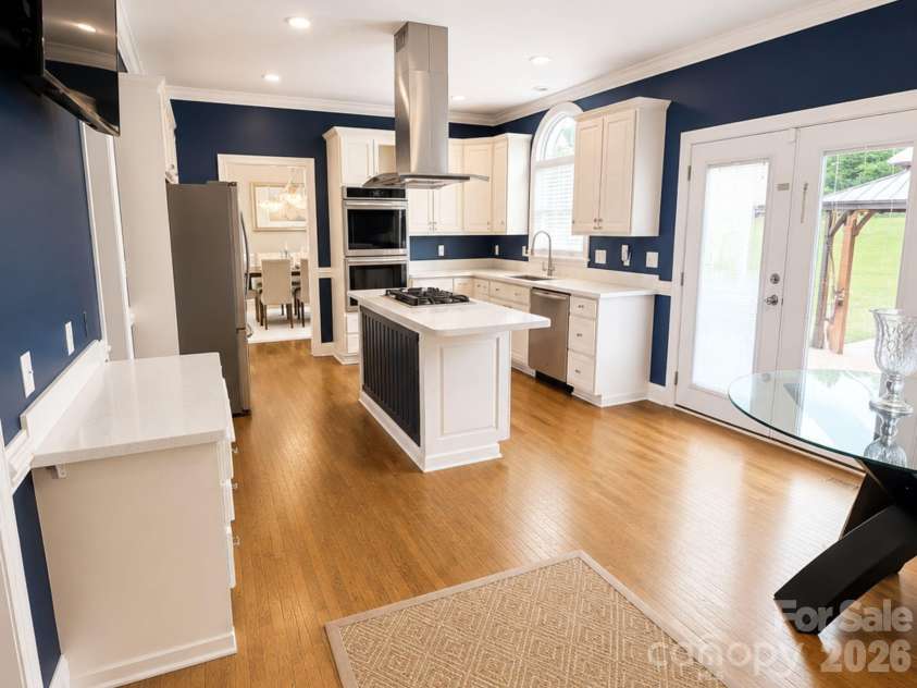 4215 3rd Street, Hickory, NC 28601.  MLS# CAR4411420, YatesRealty ID 43102. 