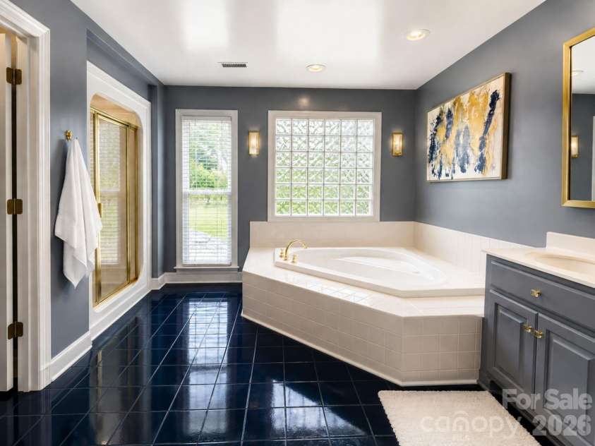 4215 3rd Street, Hickory, NC 28601.  MLS# CAR4411420, YatesRealty ID 43102. 