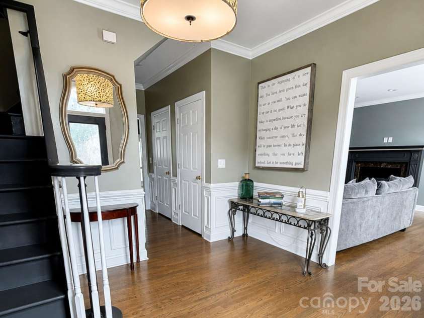 4215 3rd Street, Hickory, NC 28601.  MLS# CAR4411420, YatesRealty ID 43102. Entry way