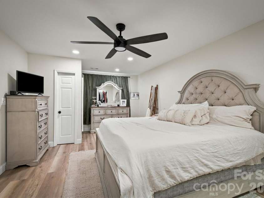 2646 Icard Rhodhiss Road, Connelly Springs, NC 28612.  MLS# CAR4422311, YatesRealty ID 43103. 