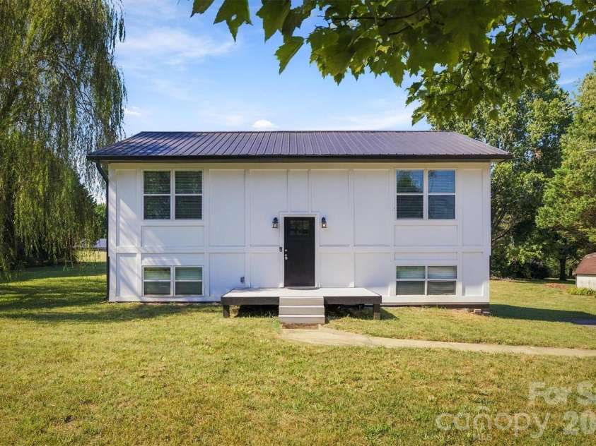 2646 Icard Rhodhiss Road, Connelly Springs, NC 28612.  MLS# CAR4422311, YatesRealty ID 43103. 
