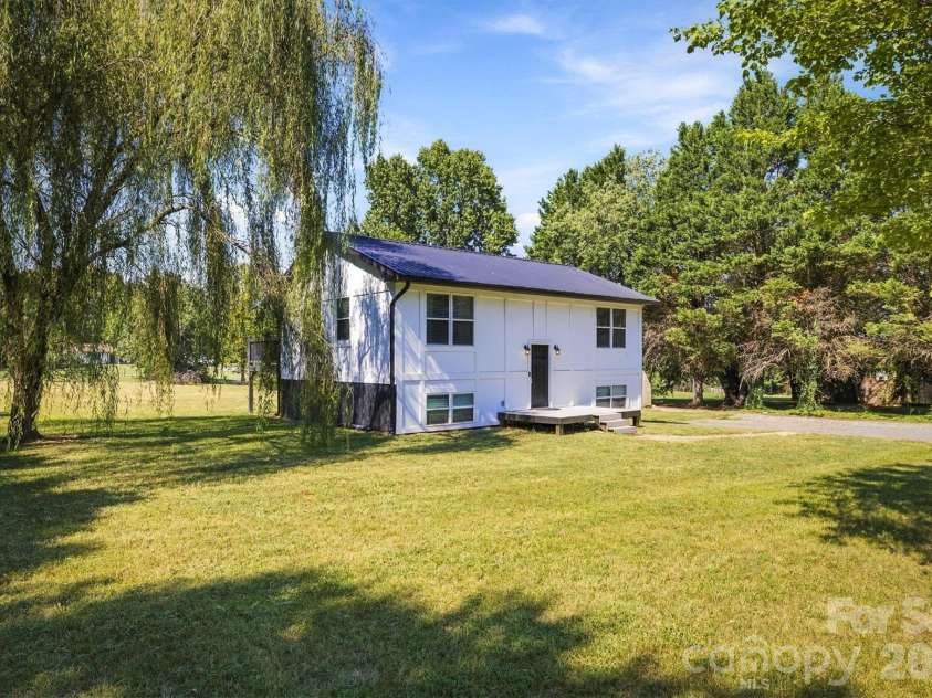 2646 Icard Rhodhiss Road, Connelly Springs, NC 28612.  MLS# CAR4422311, YatesRealty ID 43103. 