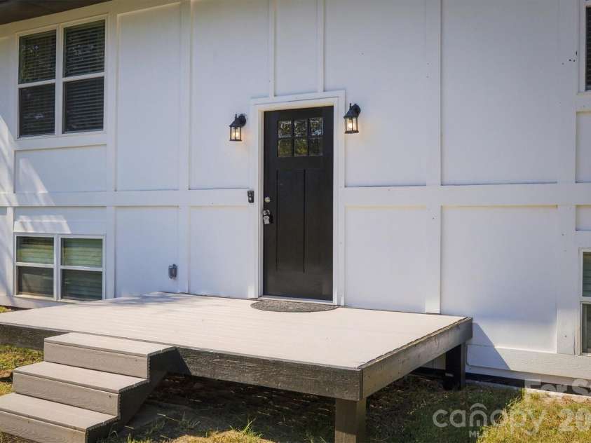 2646 Icard Rhodhiss Road, Connelly Springs, NC 28612.  MLS# CAR4422311, YatesRealty ID 43103. 