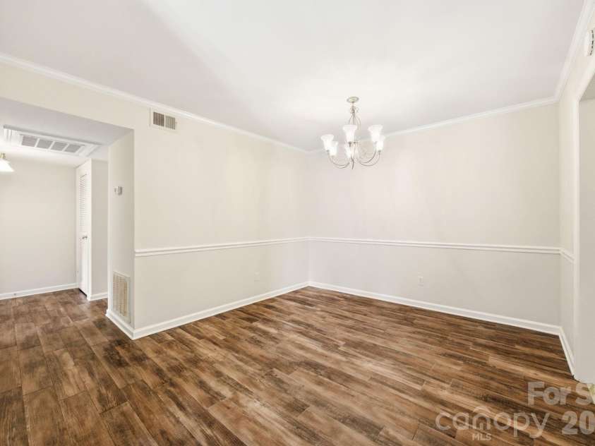 4735 Hedgemore Drive, Charlotte, NC 28209.  MLS# CAR4400137, YatesRealty ID 43104. 