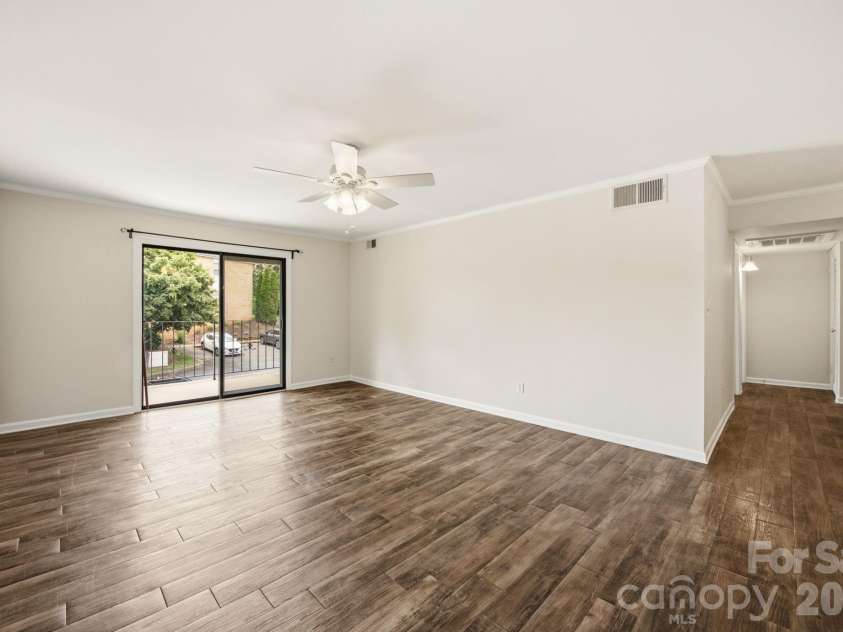 4735 Hedgemore Drive, Charlotte, NC 28209.  MLS# CAR4400137, YatesRealty ID 43104. 