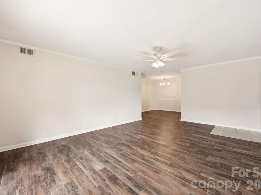 4735 Hedgemore Drive, Charlotte, NC 28209.  MLS# CAR4400137, YatesRealty ID 43104. 