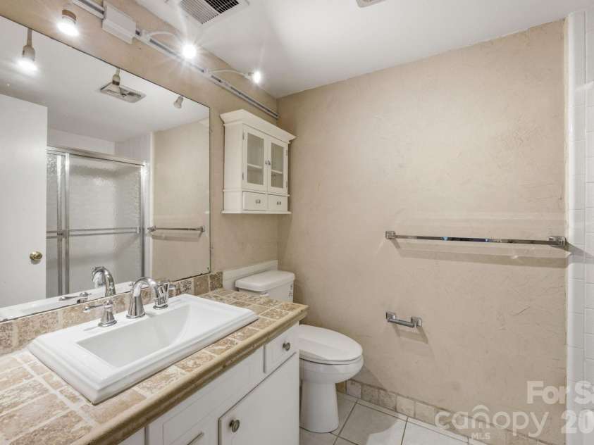 4735 Hedgemore Drive, Charlotte, NC 28209.  MLS# CAR4400137, YatesRealty ID 43104. 