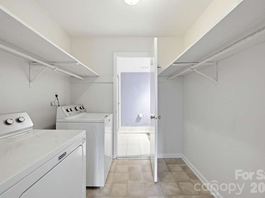 4735 Hedgemore Drive, Charlotte, NC 28209.  MLS# CAR4400137, YatesRealty ID 43104. 