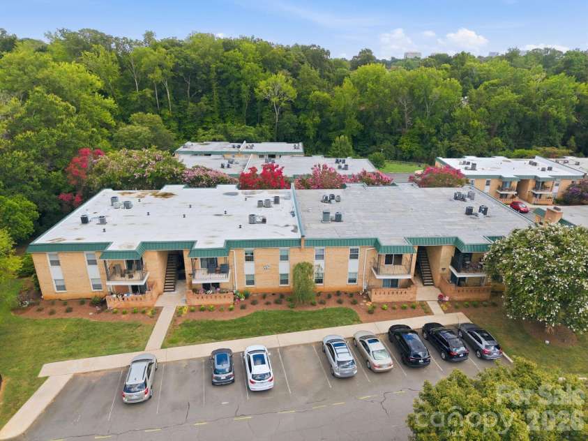 4735 Hedgemore Drive, Charlotte, NC 28209.  MLS# CAR4400137, YatesRealty ID 43104. 
