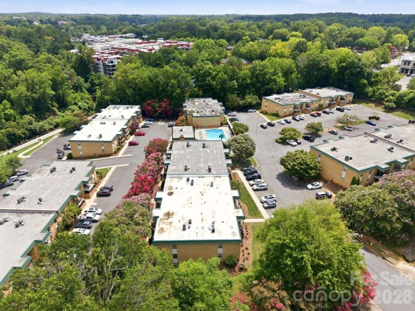 4735 Hedgemore Drive, Charlotte, NC 28209.  MLS# CAR4400137, YatesRealty ID 43104. 