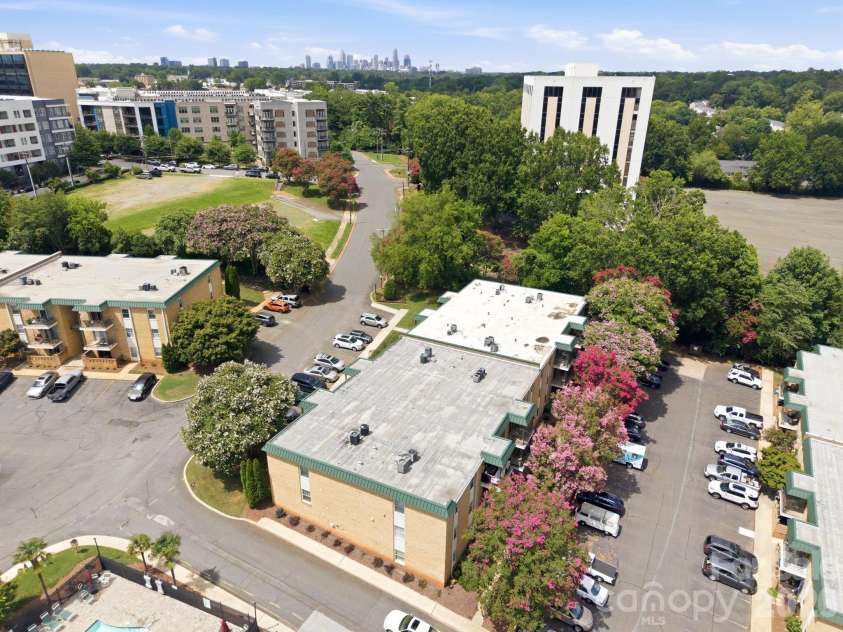 4735 Hedgemore Drive, Charlotte, NC 28209.  MLS# CAR4400137, YatesRealty ID 43104. 