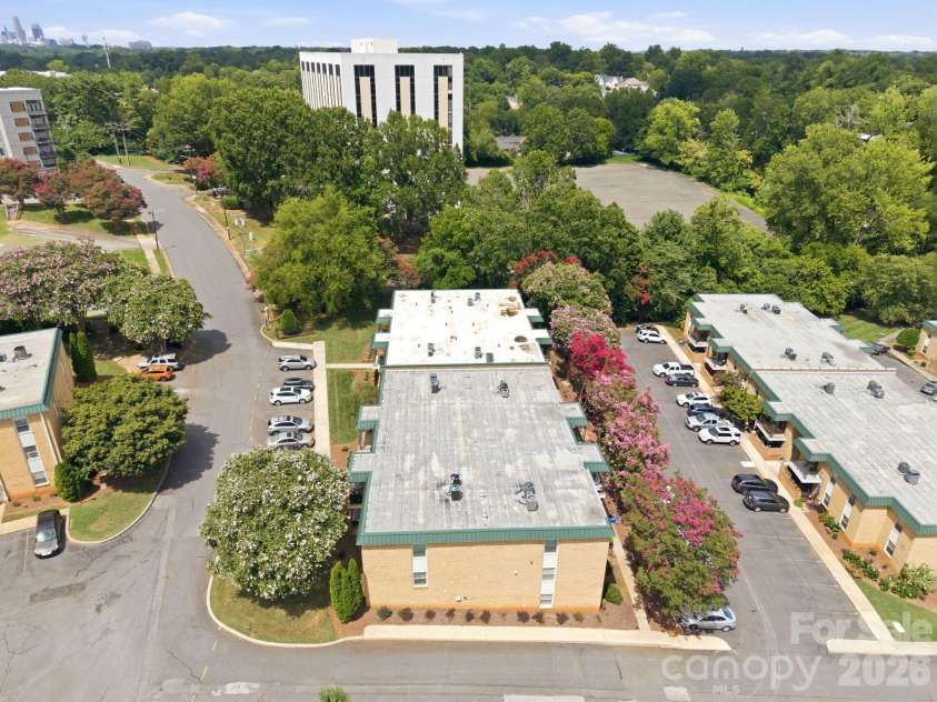 4735 Hedgemore Drive, Charlotte, NC 28209.  MLS# CAR4400137, YatesRealty ID 43104. 