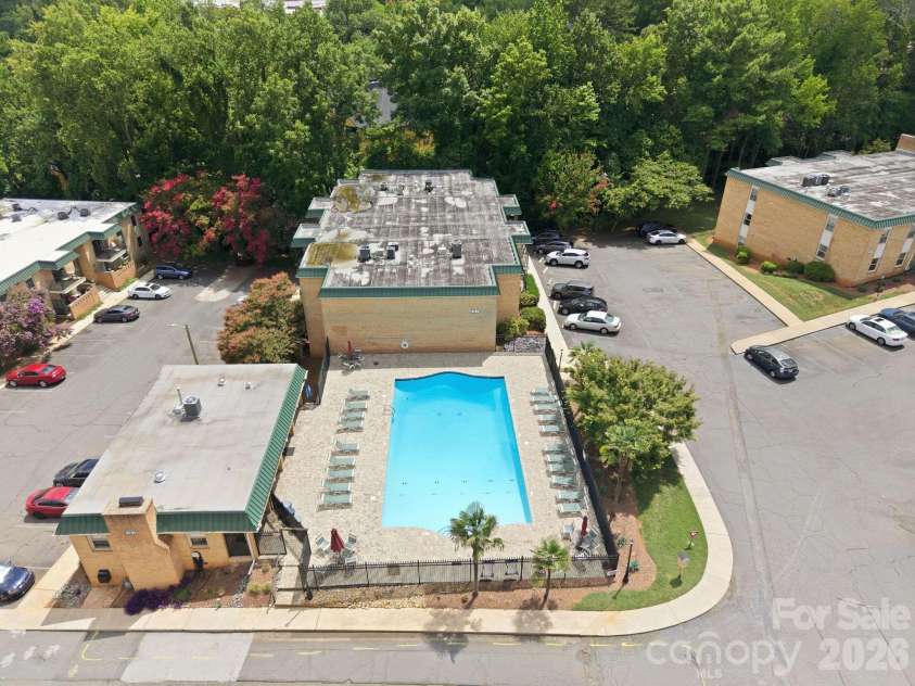 4735 Hedgemore Drive, Charlotte, NC 28209.  MLS# CAR4400137, YatesRealty ID 43104. 