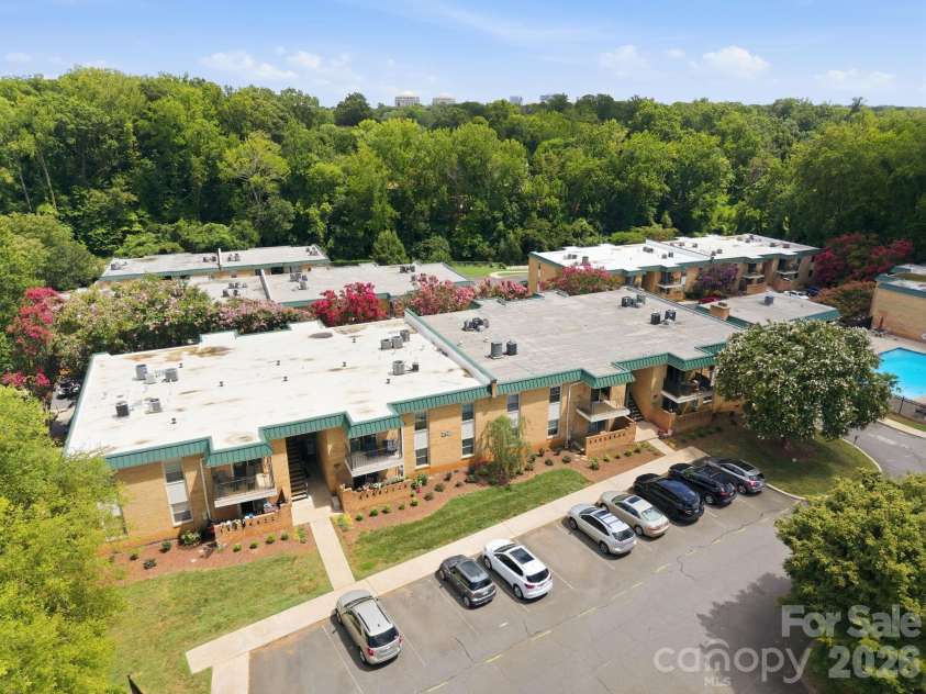 4735 Hedgemore Drive, Charlotte, NC 28209.  MLS# CAR4400137, YatesRealty ID 43104. 
