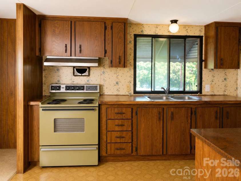 30 Gertrude Lane, Candler, NC 28715.  MLS# CAR4407471, YatesRealty ID 43105. 